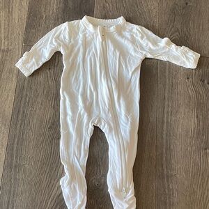 Kyte BABY Soft White Footie Pajamas
